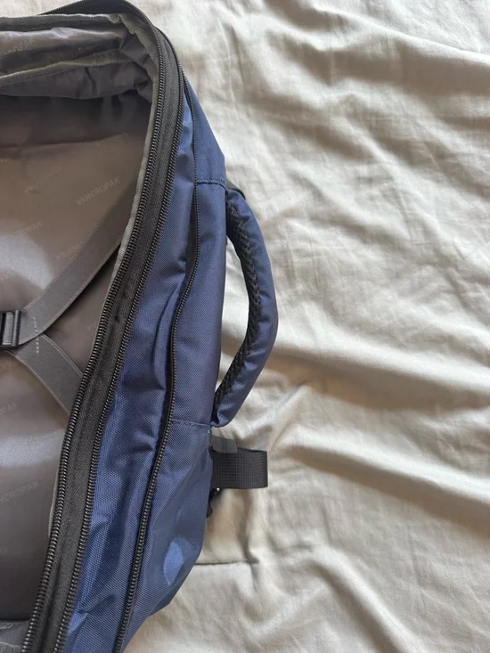 Travel backpack - Picture 7 of 11